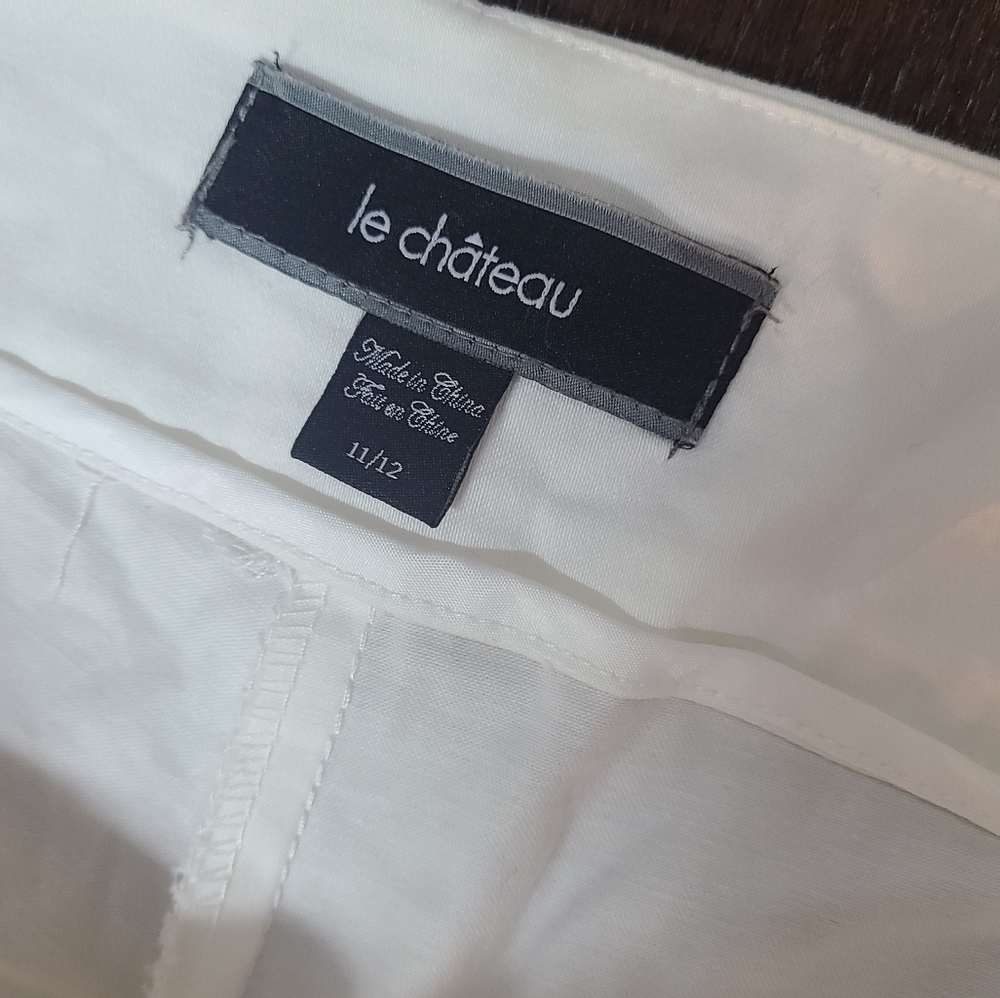 Le Chateau Shorts - Picture 7 of 9